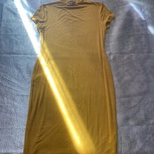 This is a popular 21 midi dress in the color yellow, size large.